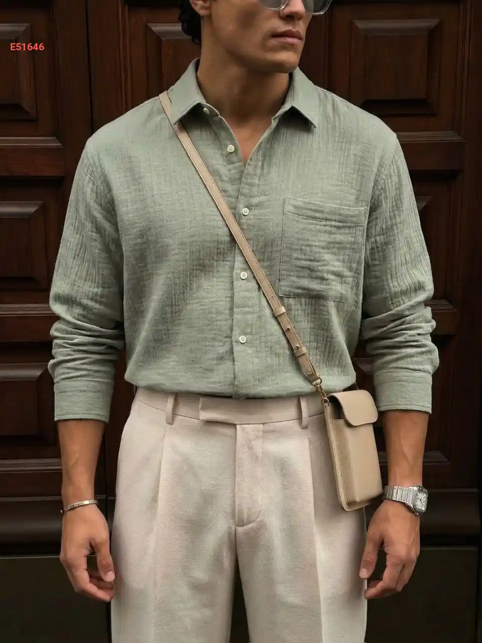 قميص رجالي بجيب أمامي