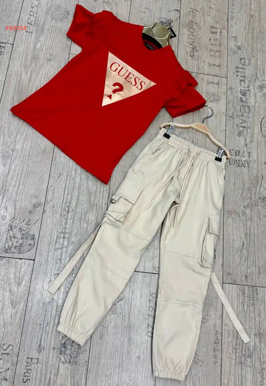 طقم بناتي بنطال وتيشرت ماركة