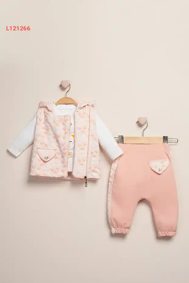 طقم ثلاثي للأطفال بتصميم قلبي ومزين بالصدرية