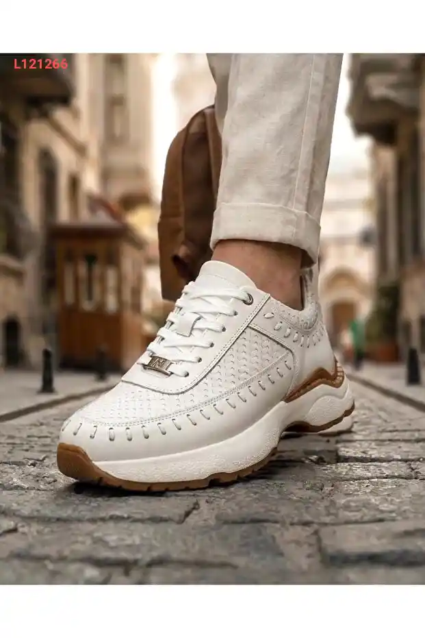 حذاء إيباي مايكام الأبيض من الجلد الطبيعي