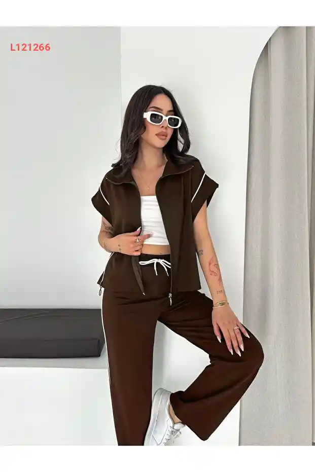 طقم رياضي نسائي بأكمام صفرية وياقة مرتفعة من قماش المودال المزين