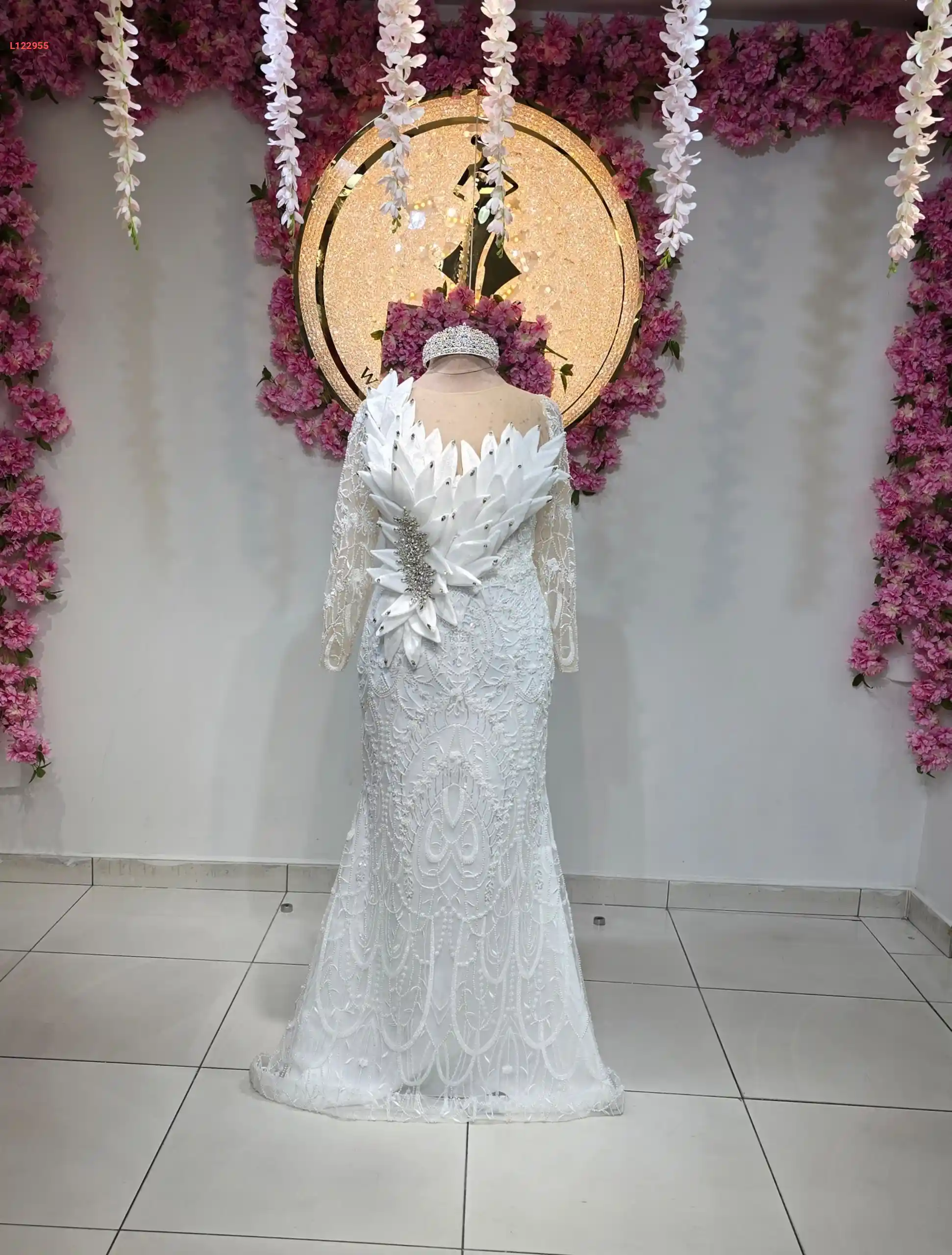 فستان زفاف فاخر