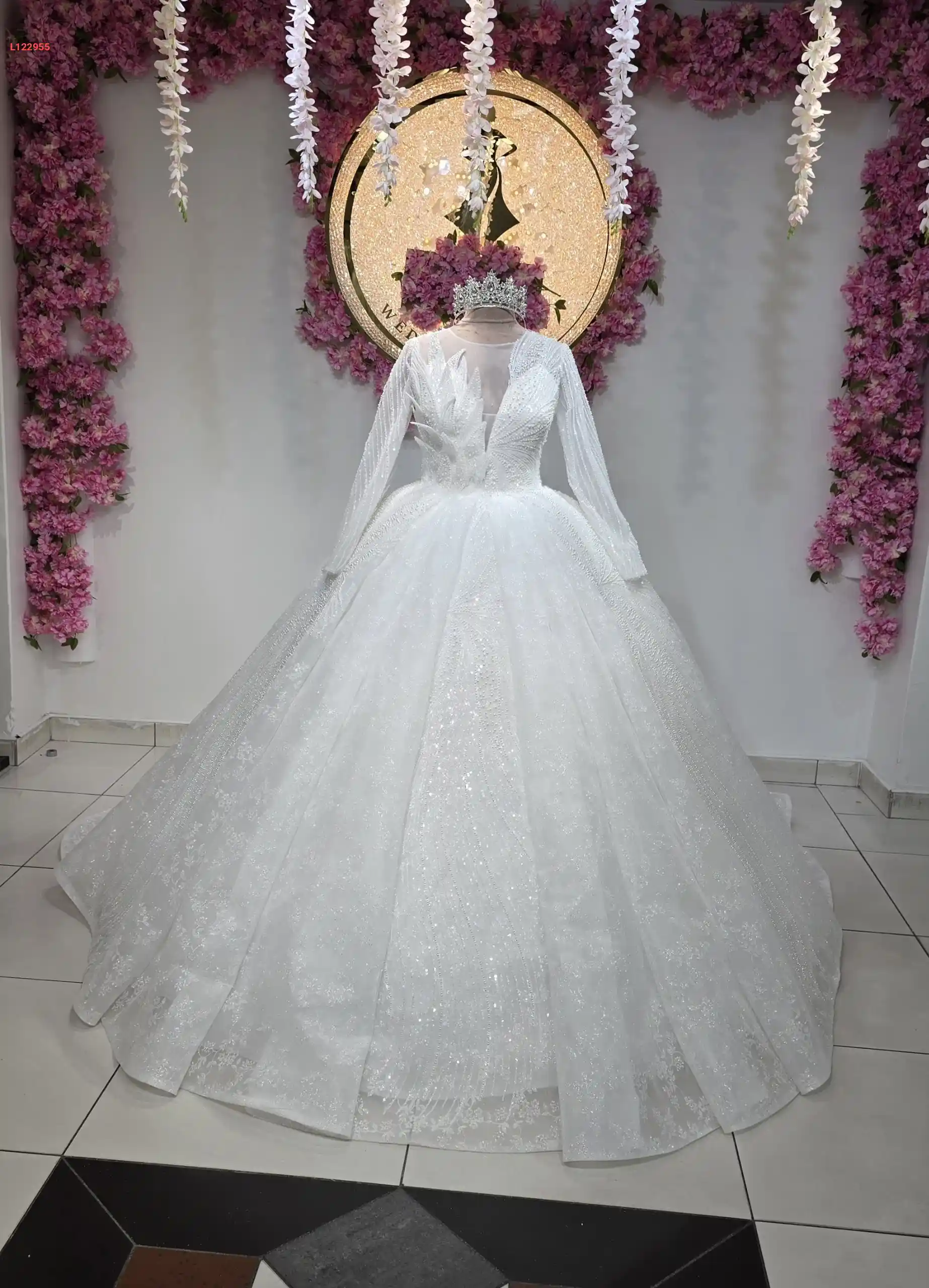 فستان زفاف فاخر