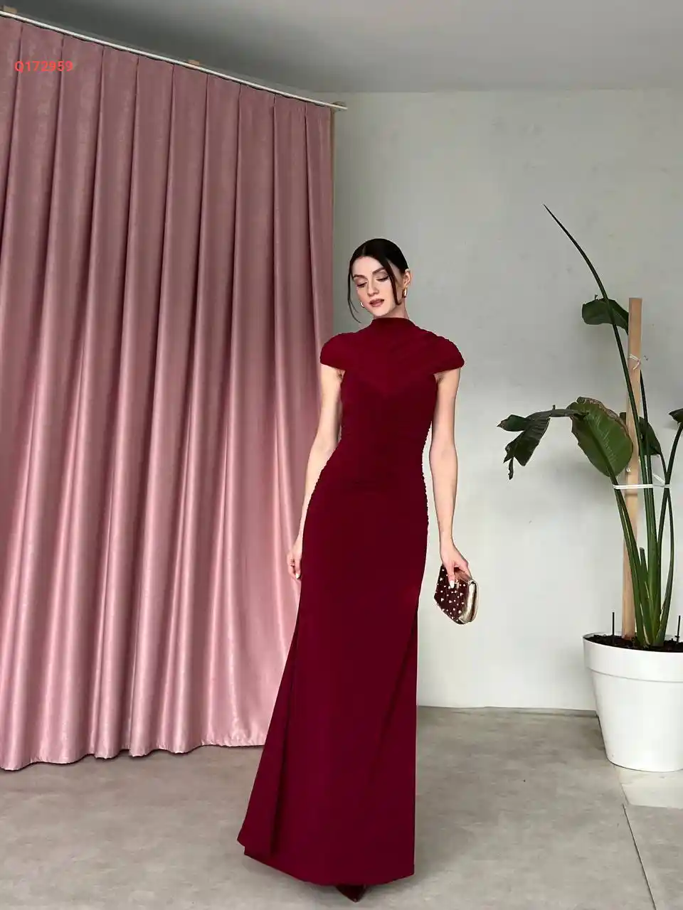 فستان سواريه قبة عالية نصف كم