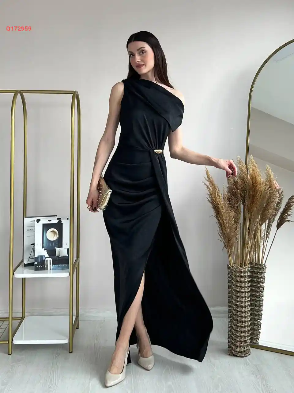 فستان سواريه ساتان بفتحة