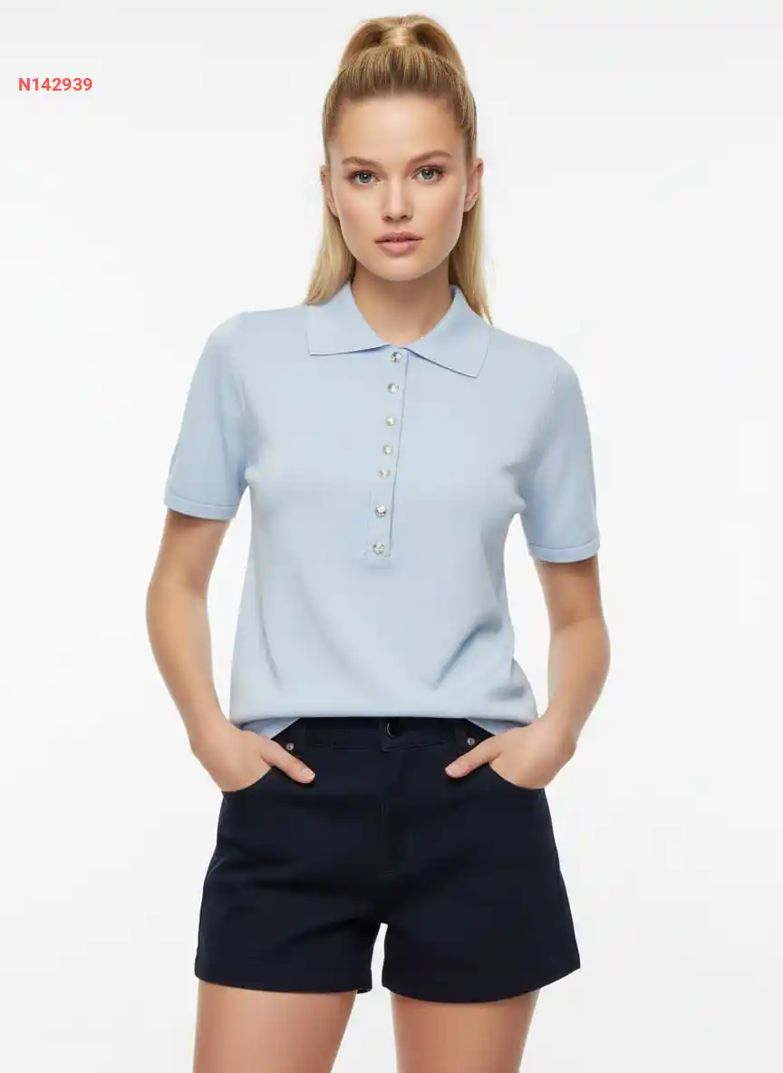 كنزة نص كم ازرار نصفية