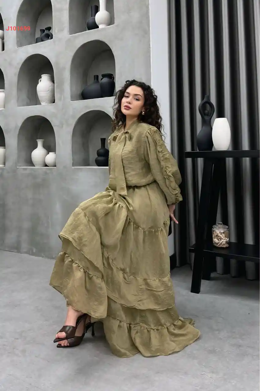 طقم تنورة طويل فوال وبلوزة