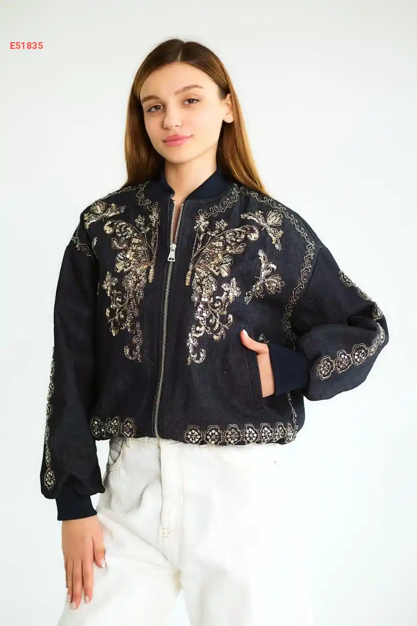 جاكيت جينز مطرز بالترتر