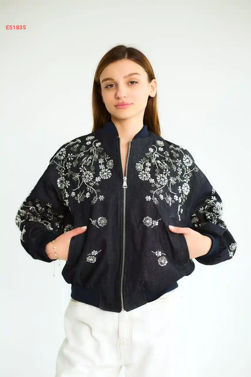 جاكيت جينز مطرز