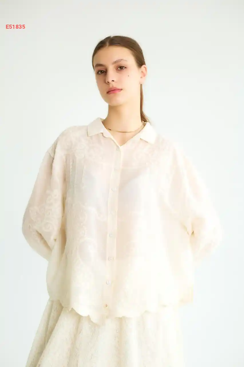 قميص واسع مطرز