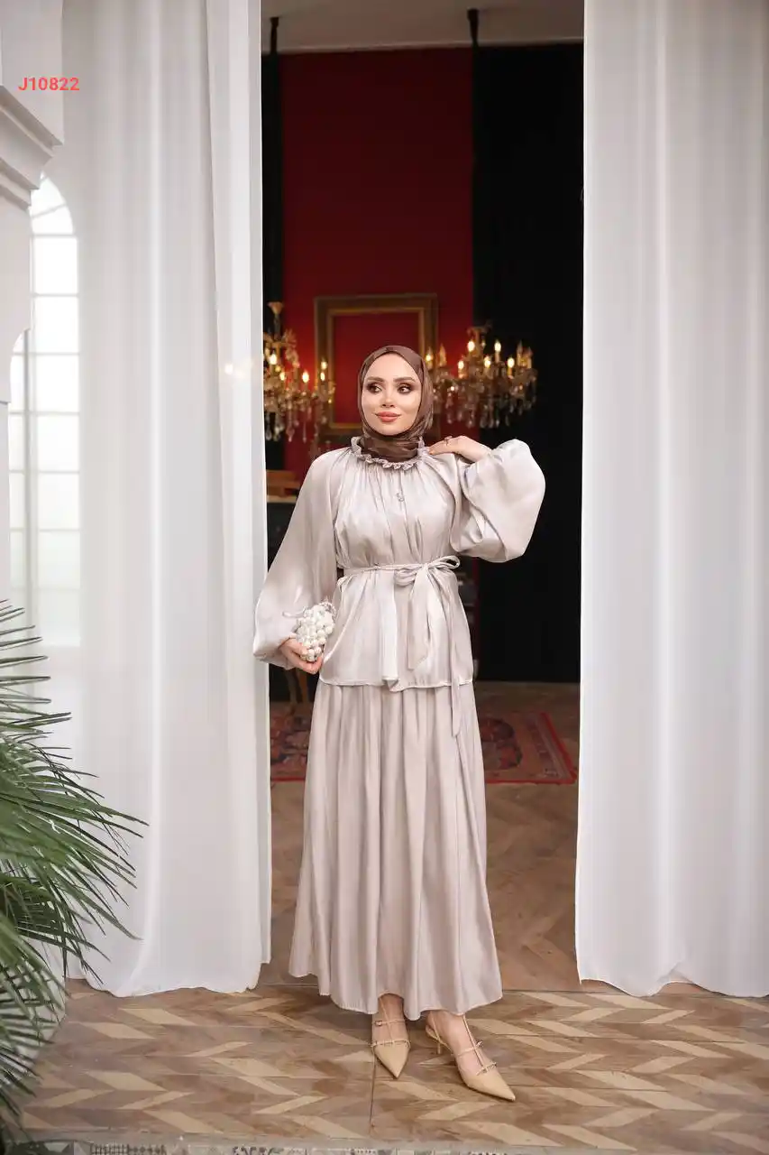 طقم تنورة شيفون قطعتين  بكسرات ، ياقة مكشكشة مع حزام