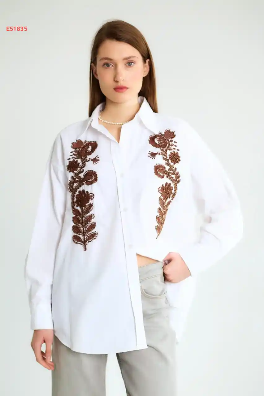 قميص كم طويل مطرز