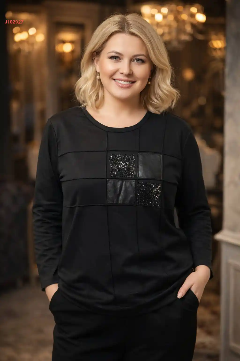 بلوزة كريستال مكلفة جلد