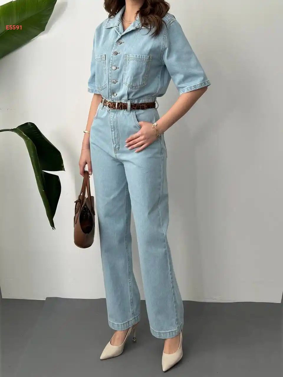 جمبسوت جينز نصف كم بأزرار