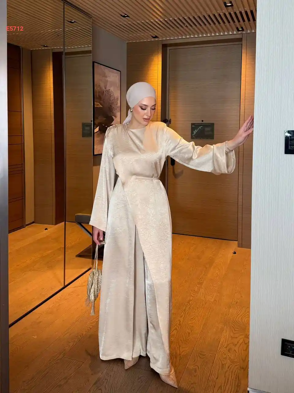 جمبسوت جاكار ملكي مع زنار