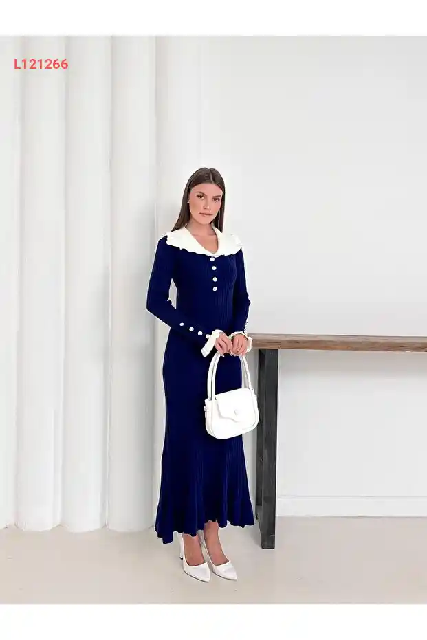 فستان واره للسيدات بتفاصيل أزرار لؤلؤية وقصة مبتكرة