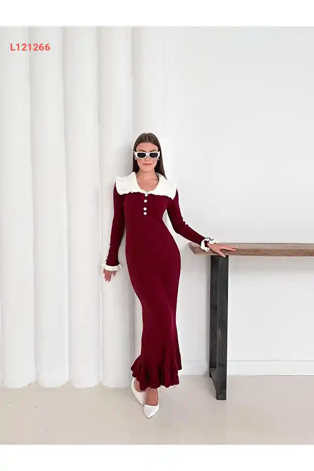 فستان نسائي مزين بالكشكش وأزرار لؤلؤية