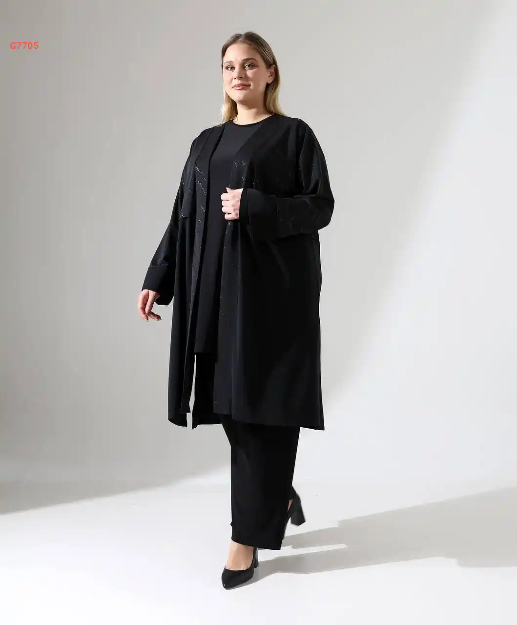 جاكيت طويل بتفاصيل لميع