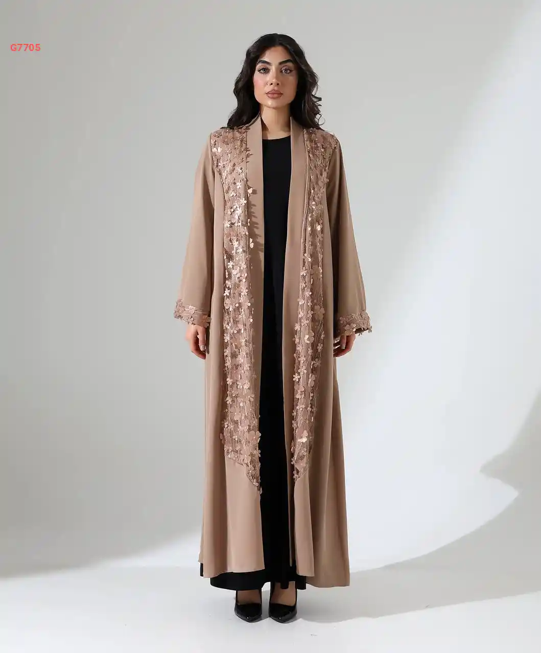 عباية مزينة ورد