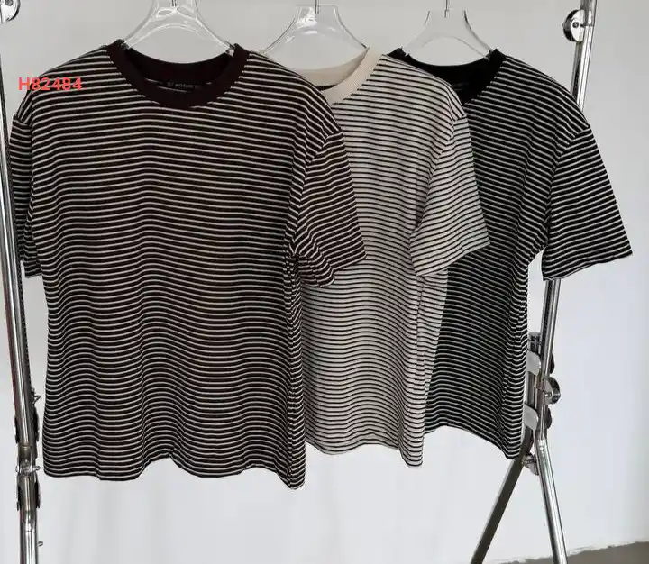 تيشرت مخططة