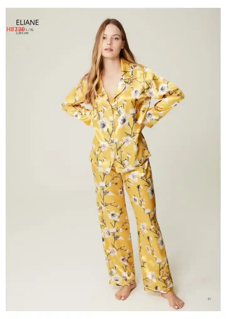 بيجامة نوم طويلة موردة