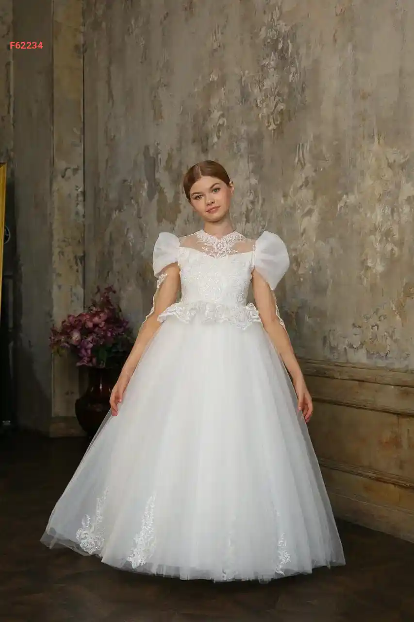 فستان بناتي أبيض منفوش بشاحط