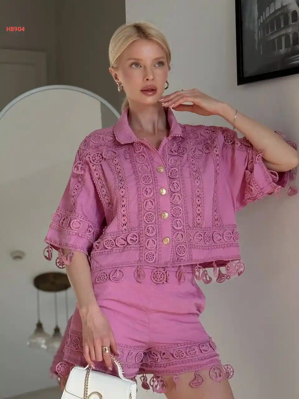 طقم شورت مطرز مع قميص