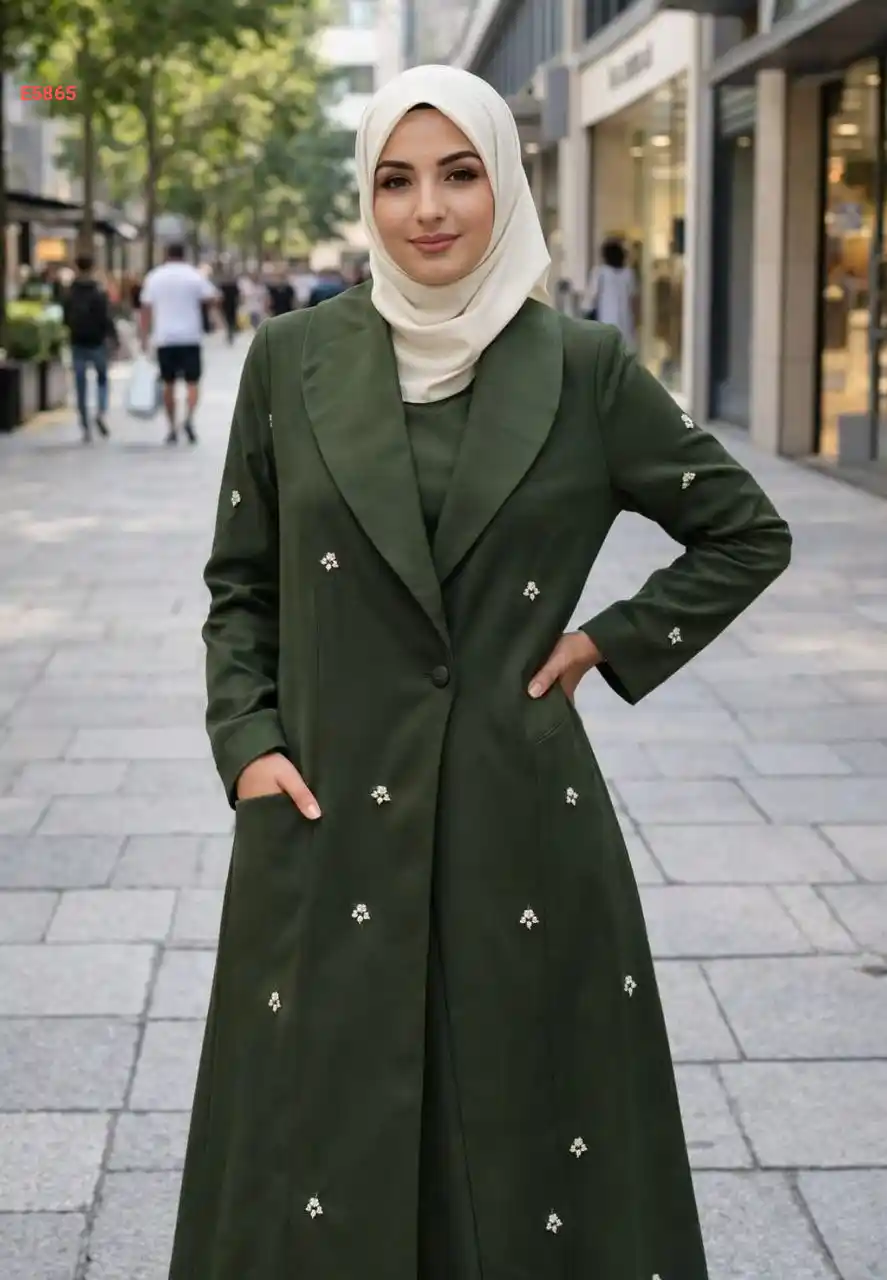 جاكيت طويل دبل مطرز أحجار