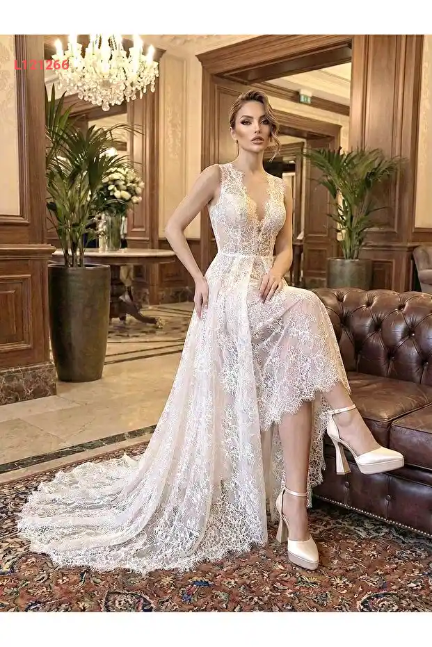 E&L Company 11,5cm Beyaz saten. Kadeh topuk. Fevkalade işçilik.