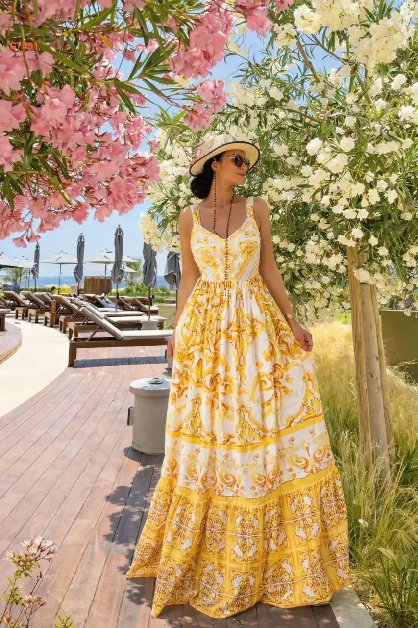 فستان كريب منقوش بحمالات رفيعة