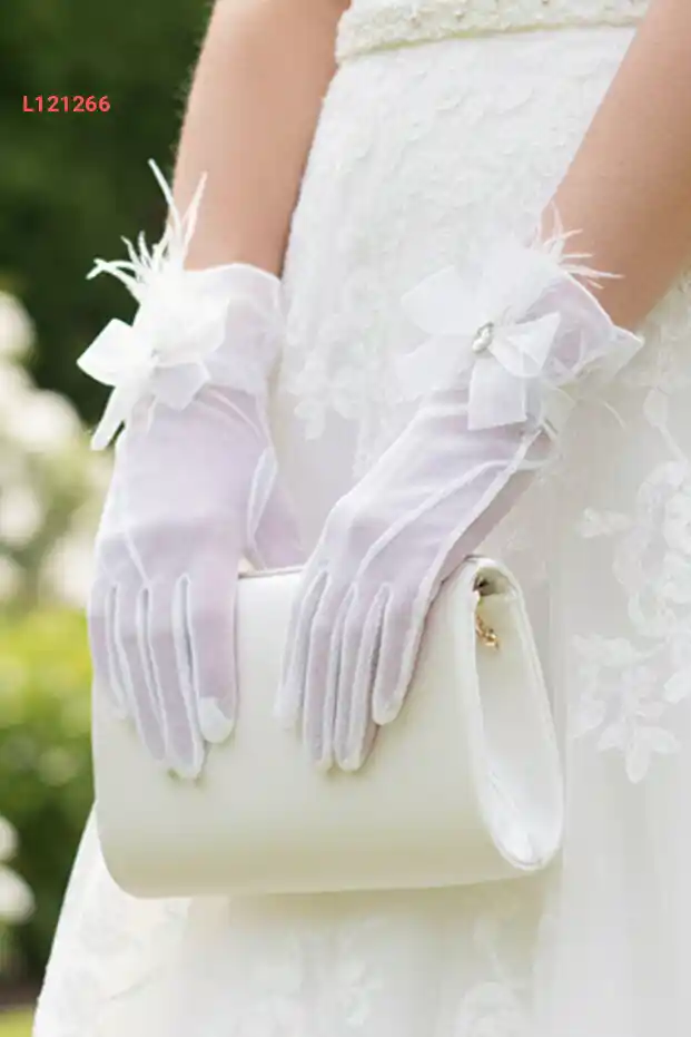 قفازات الزفاف تلبية مع تفاصيل تول وبوندل ماسية