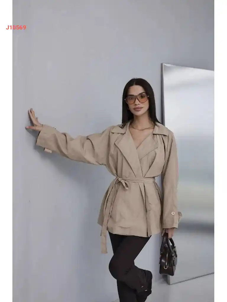 ترانشكوت قصير مع زنار