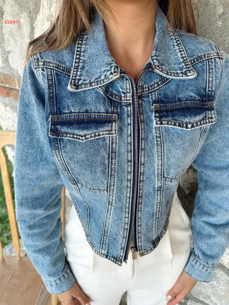 جاكيت جينز قصير بسحاب