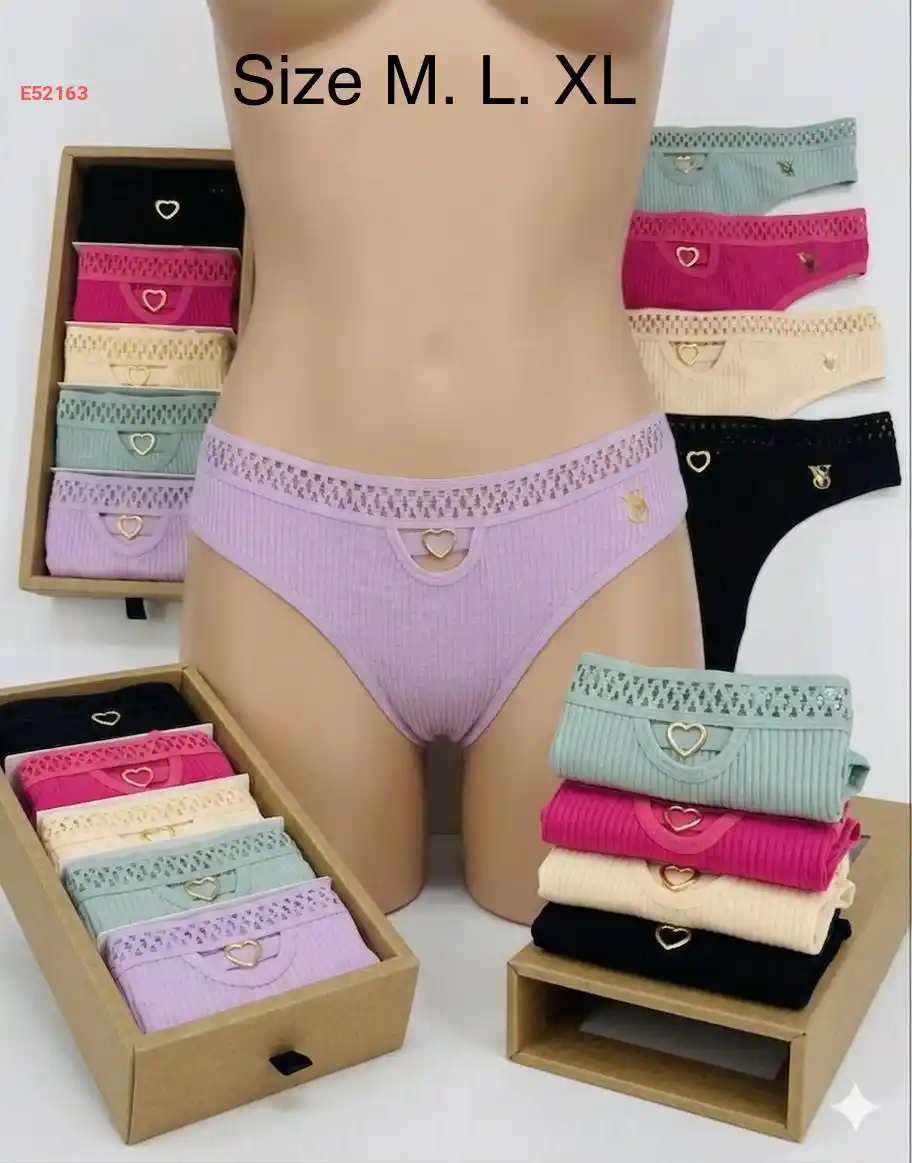 ملابس داخلية نسائية ماركة