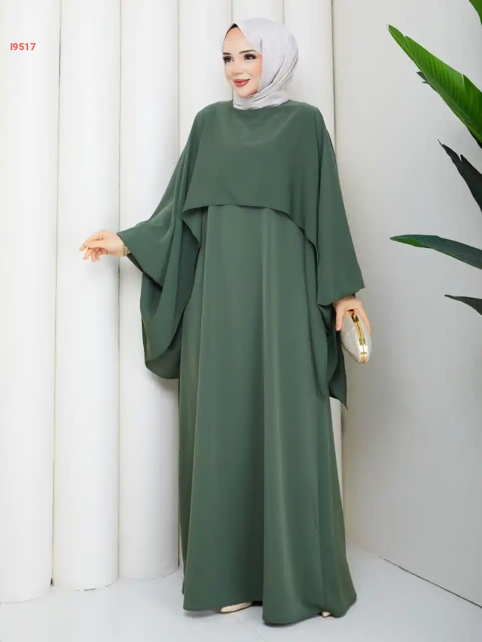 طقم قطعتين فستان حفر مع تفاصيل كاب