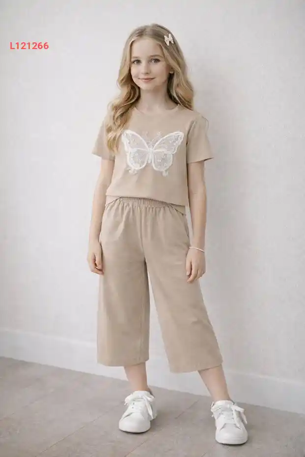 بدلة صيفية أنيقة ومريحة للبنات مزينة بتطريز فراشة من ويز مود