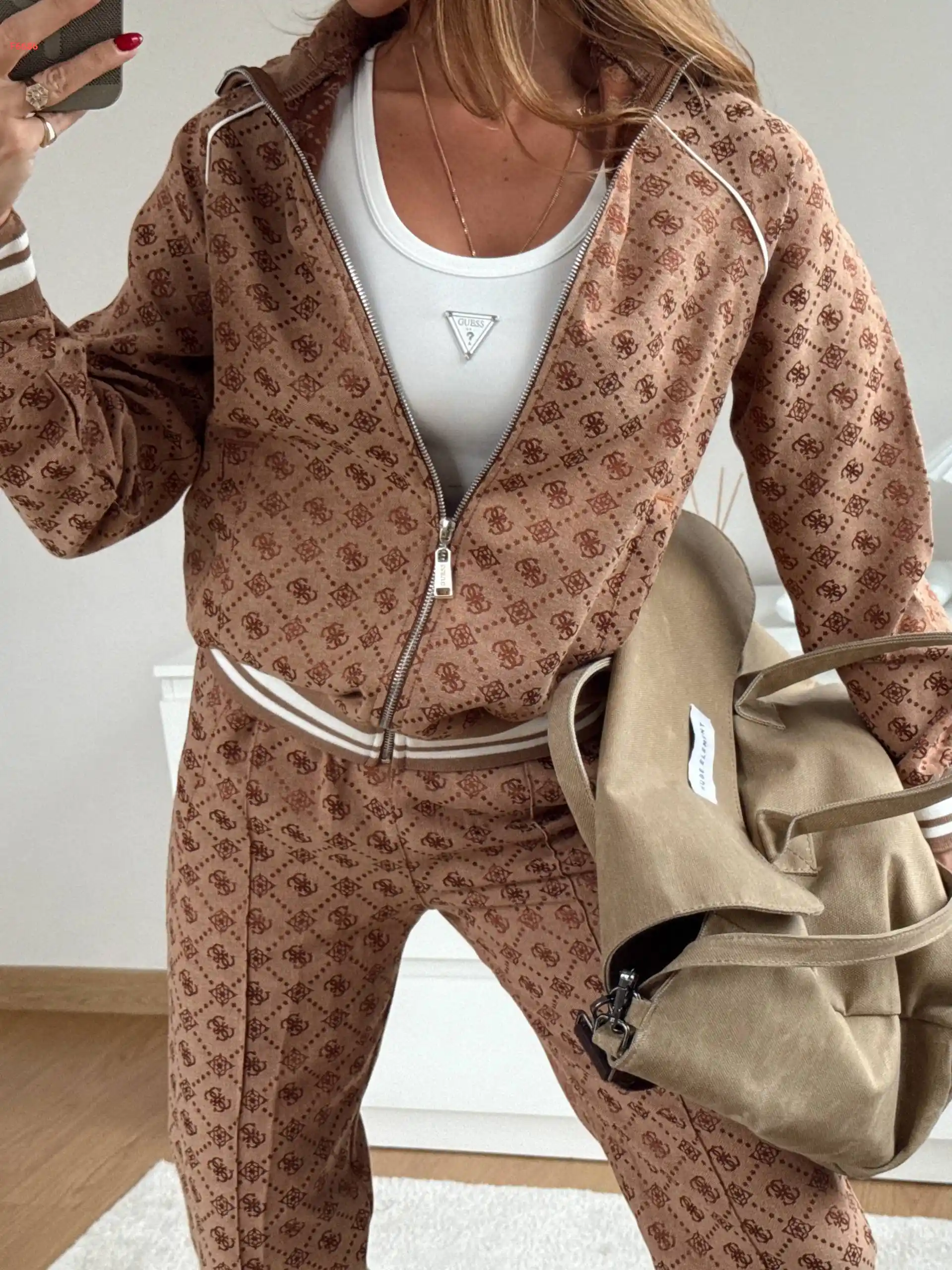 بيجامة كم طويل ماركة