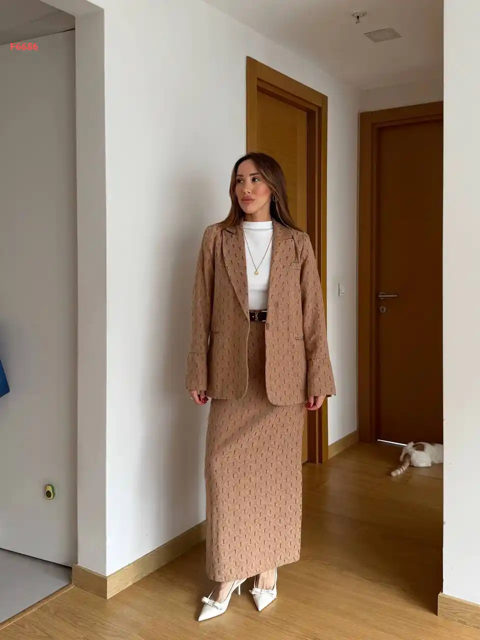 طقم تنورة طويل ماركة مع بليزر