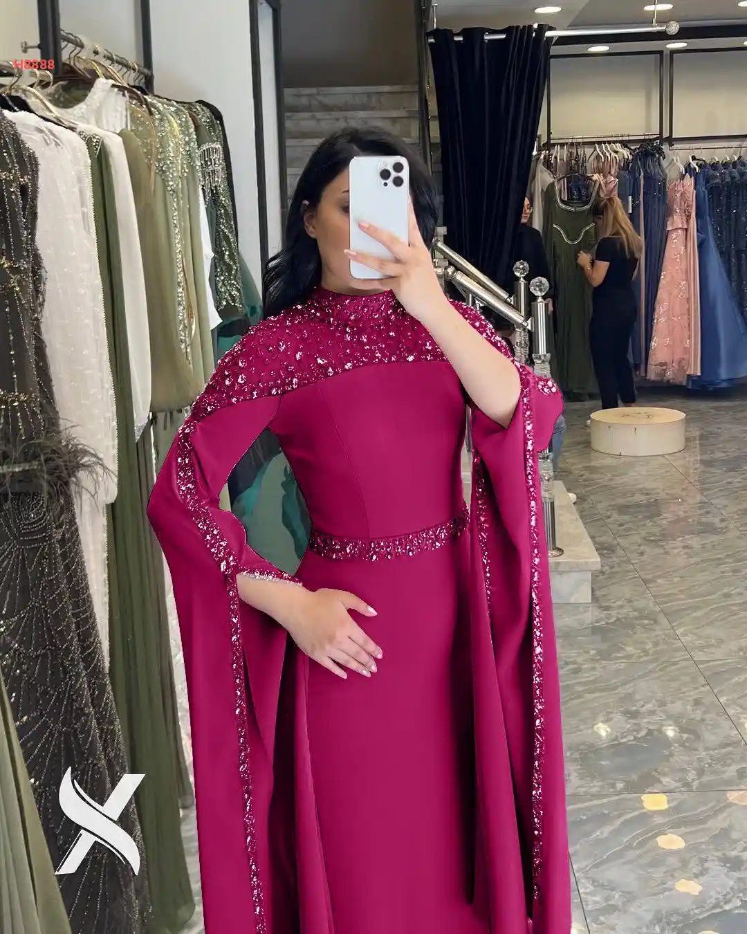 فستان طويل دبل مزين بأحجار كريستال