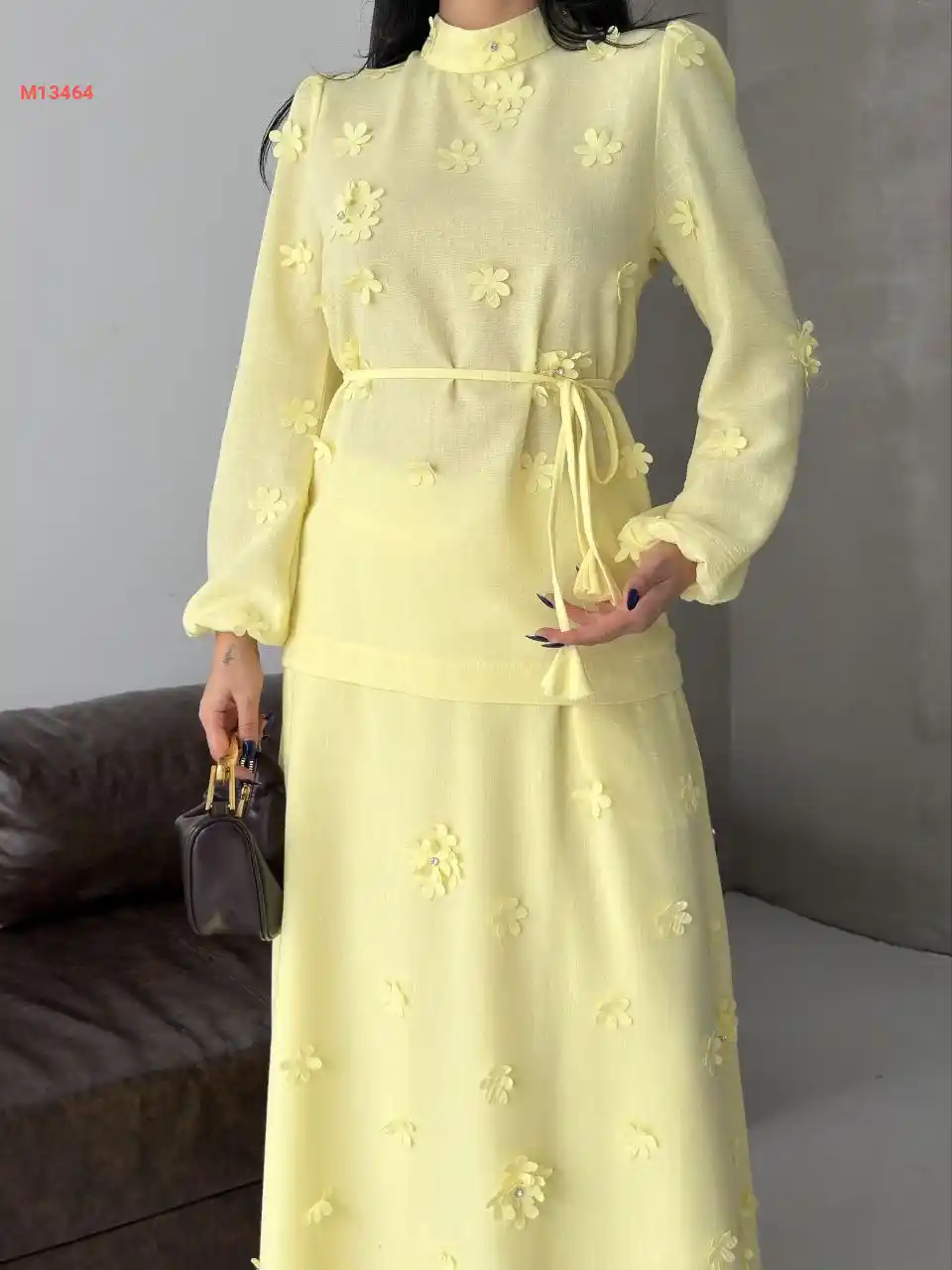 طقم تنورة كتان طويل مزين ورد