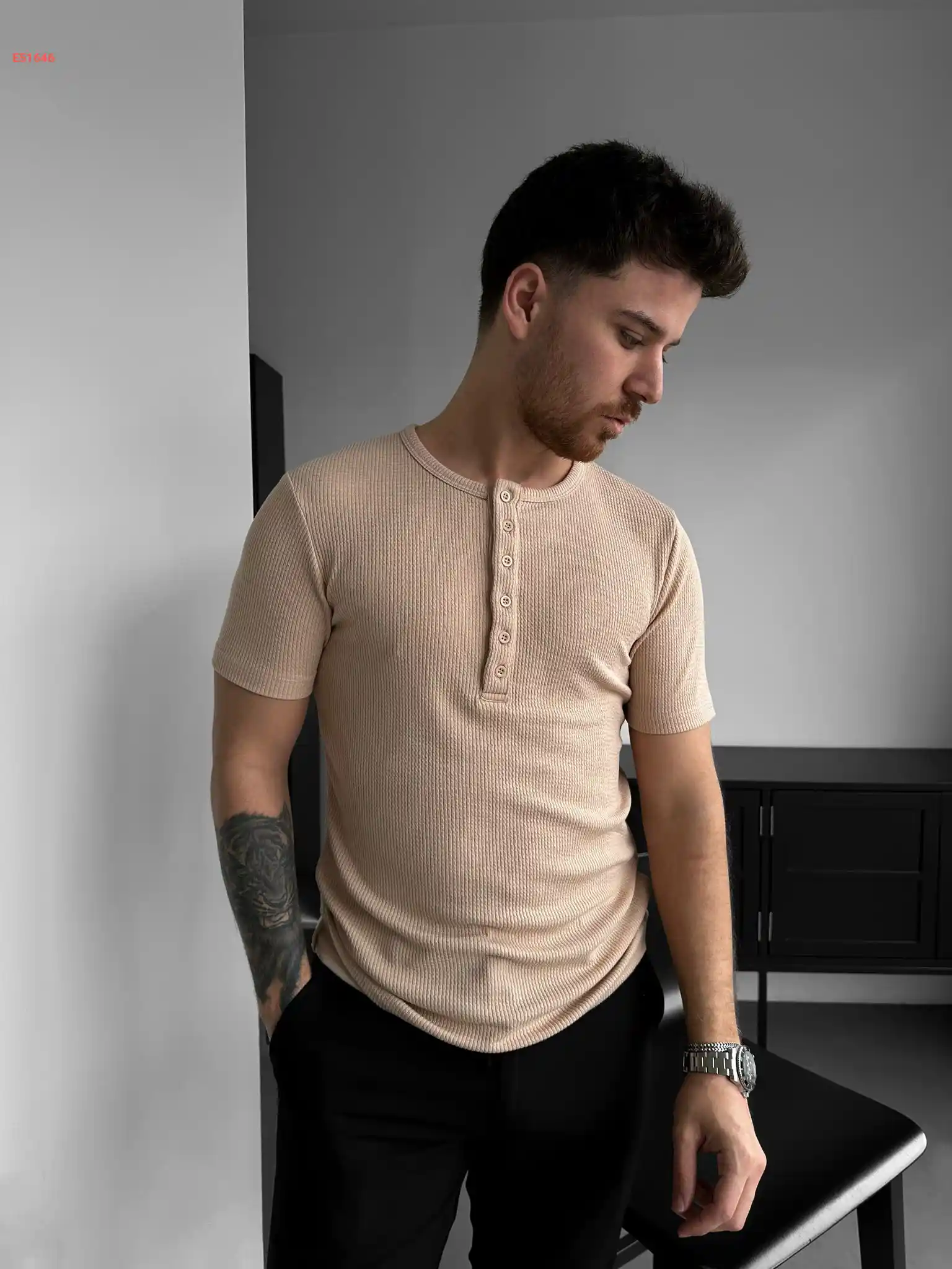 تيشرت رجالي بأزرار