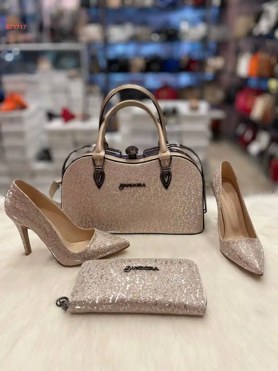 طقم حقيبة وحذاء وجزدان ماركة باندورا