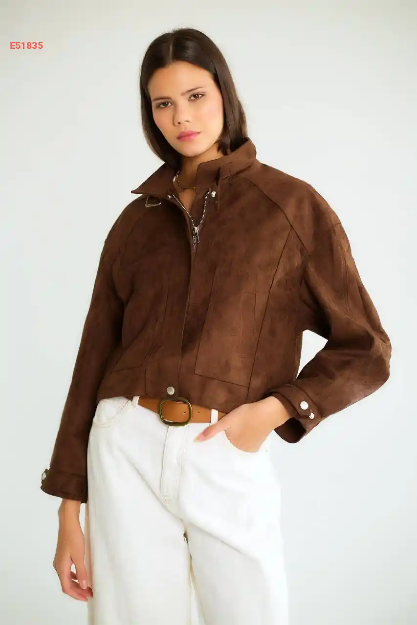 جاكيت قصير بسحاب