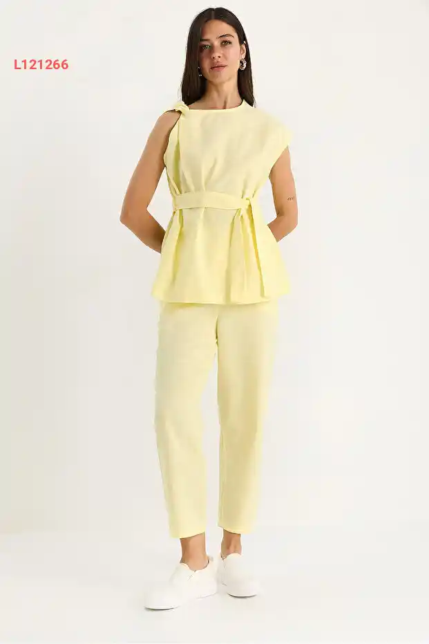 طقم قطن كتان نسائي بياكو لوتشي بتفاصيل عقدة على الكتف