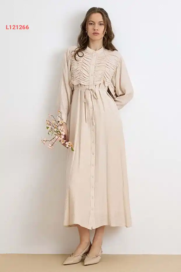 فستان بيدج مزين بالتفاصيل الزخرفية والعباءة