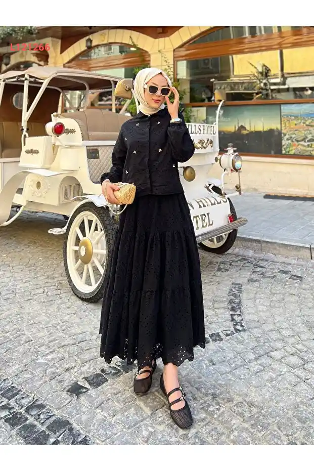 طقم تسريحات فستو بتفاصيل حجرية مزخرفة - أسود