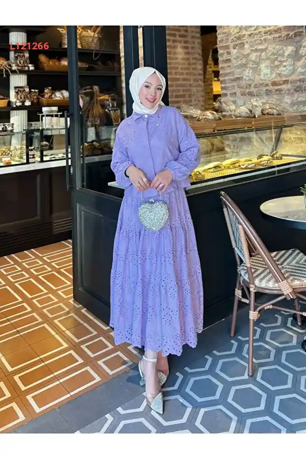 طقم فستو للتسوق مع تنورة طويلة مزينة بالحجارة بتصميم وردي أنيق