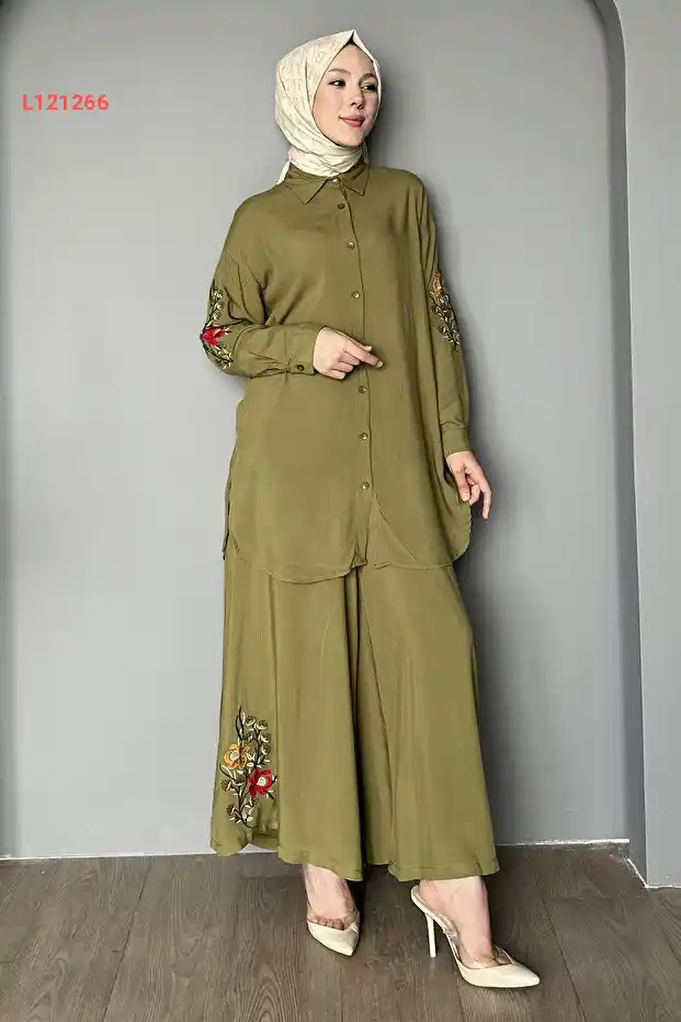 مجموعة الألوان الفريدة المطرزة من سكلو بوتيك