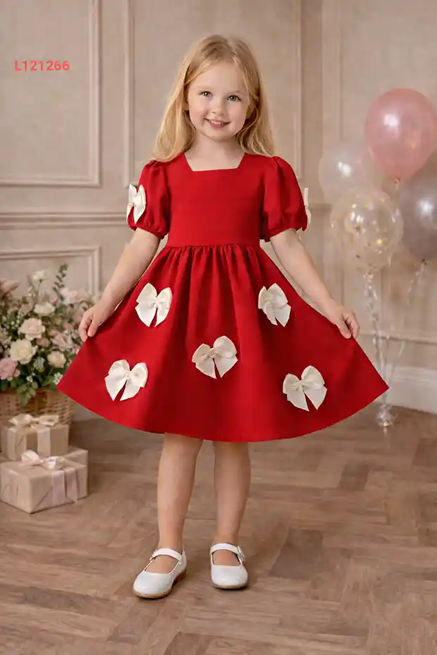فستان أحمر قصير الأكمام بجزء مزين باللؤلؤ وربطة على شكل فراشة للبنات من زيب كيدز