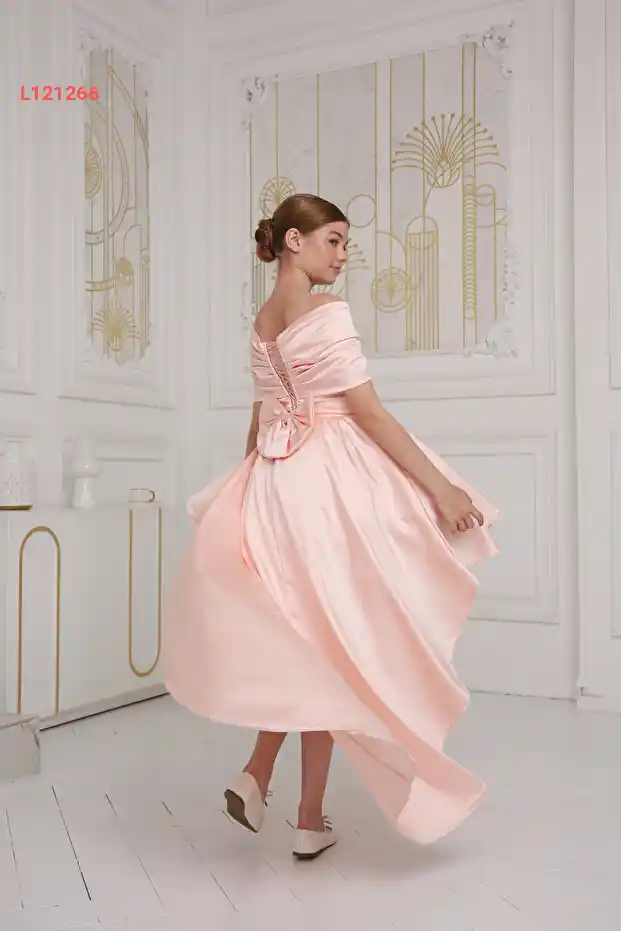 فستان سهرة للأطفال بتفاصيل فيونكة